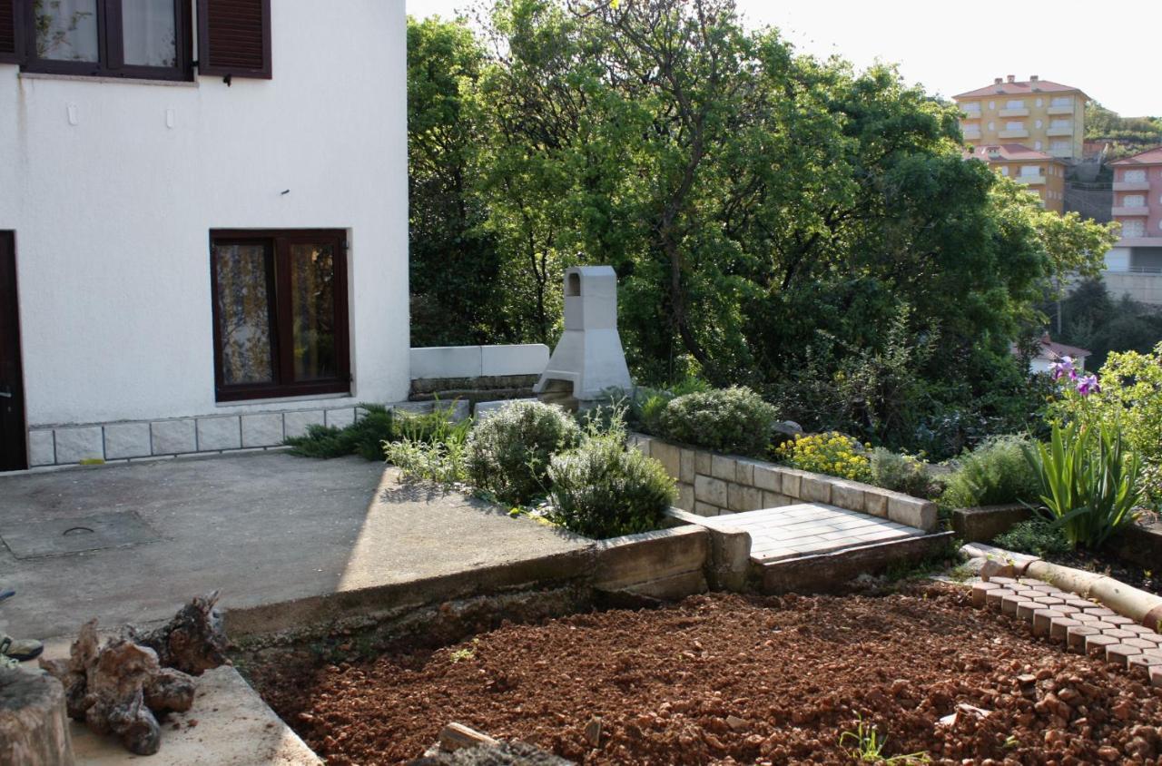 Apartments And Rooms With Parking Space Vrbnik, Krk - 5301 Exterior foto