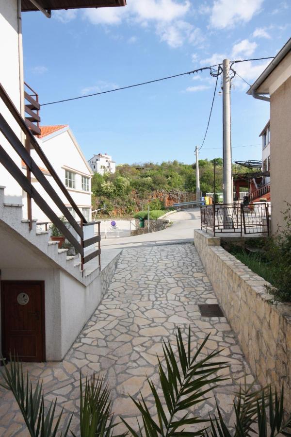 Apartments And Rooms With Parking Space Vrbnik, Krk - 5301 Exterior foto